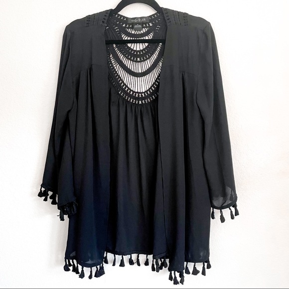 AUGUST SILK Black Boho Fringe Kimono - Picture 4 of 9
